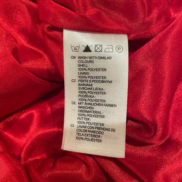 NWT H&M Red Ruffle Front Bow Sleeveless Blouse Women’s Size 4 - Picture 4 of 4